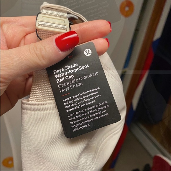 Lululemon BUNDLE 💜HAT SOCKS 🧦 AND HAIR ACCESSORIES 💜✝️ - Picture 4 of 17